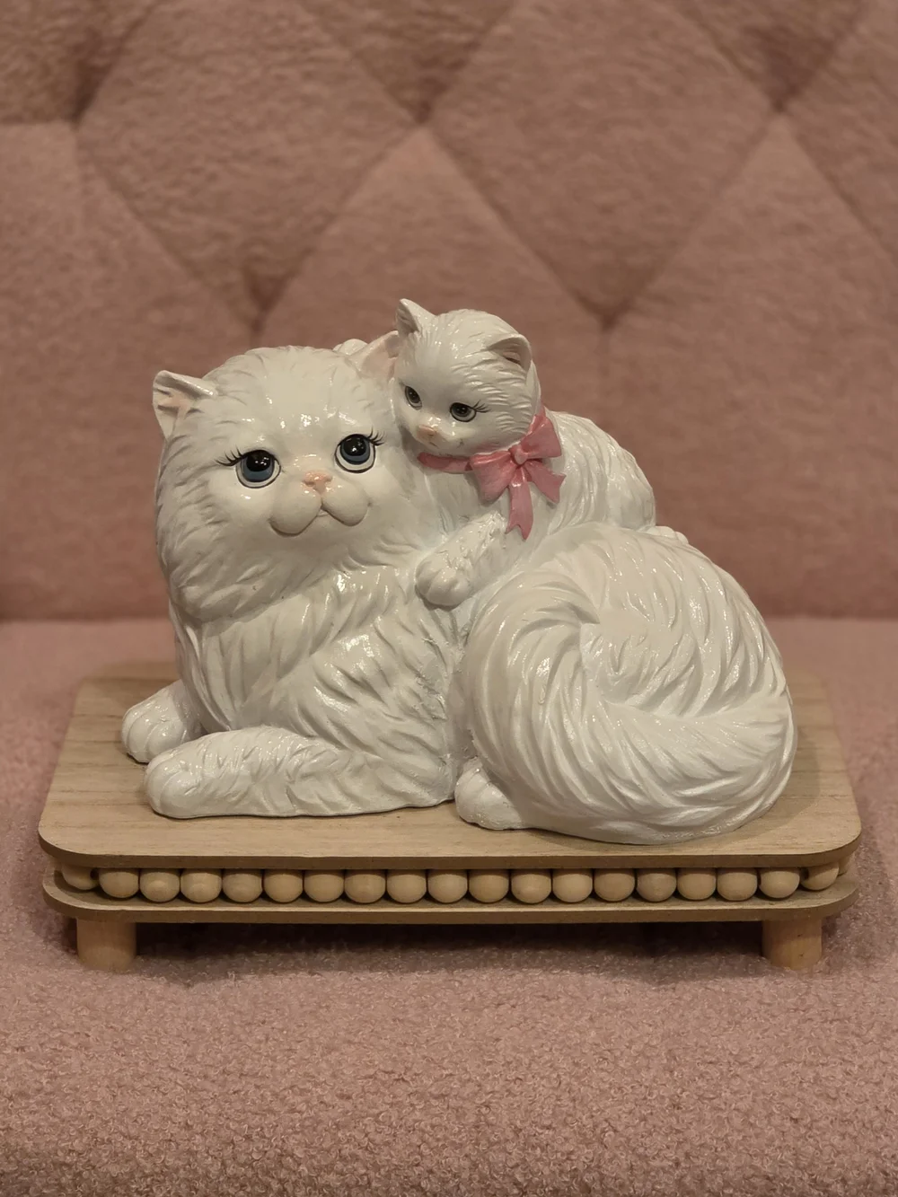 White Ceramic Cat Figurine Set with Pink Ribbon Accent - Decorative Home Accent